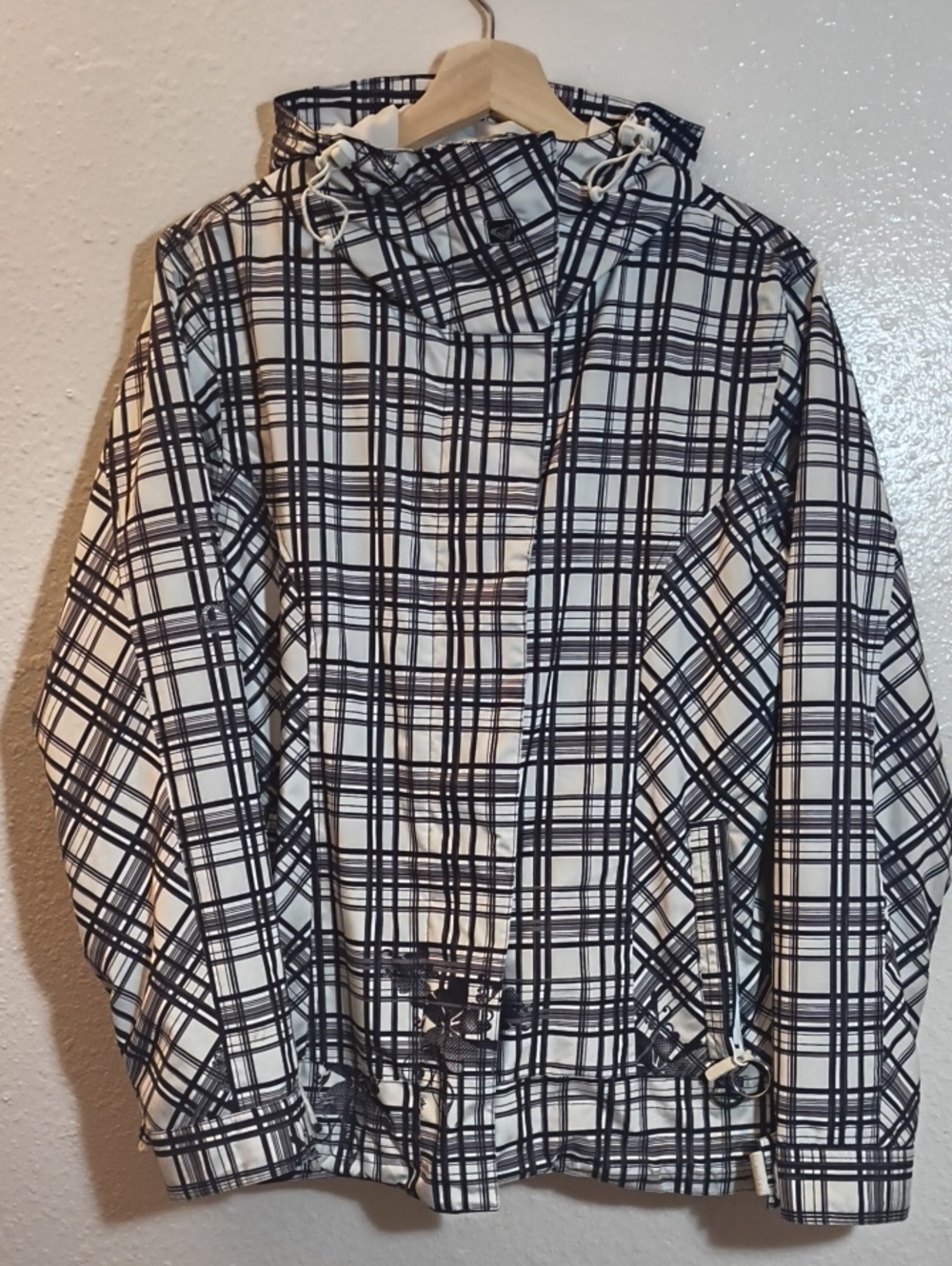 Roxy Black And White Plaid Ski Jacket